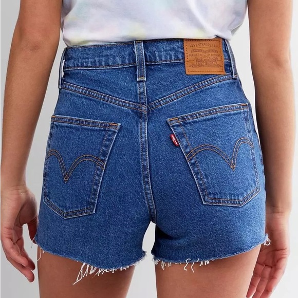 Levi's Pants - Levi’s ribcage shorts